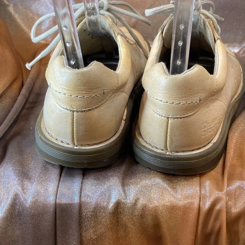 Dr. Martens 8a58 size‎ 7. Unisex. Beige casual shoes. Very good condition.